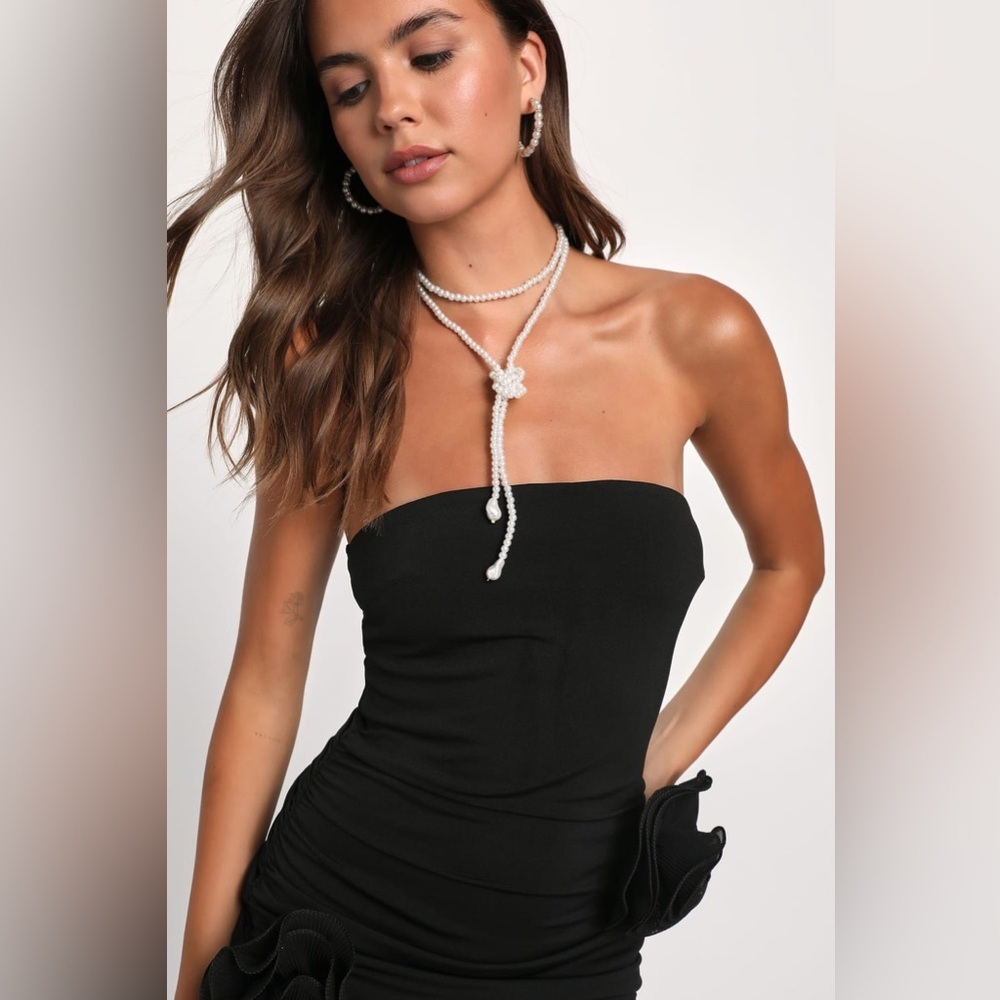 Lulus, size XL, Attentive Allure Black‎ Strapless Rosette Bodycon Mini Dress - Picture 5 of 6